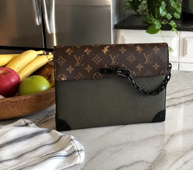 Men Pochette Voyage Steamer M30583 photo review