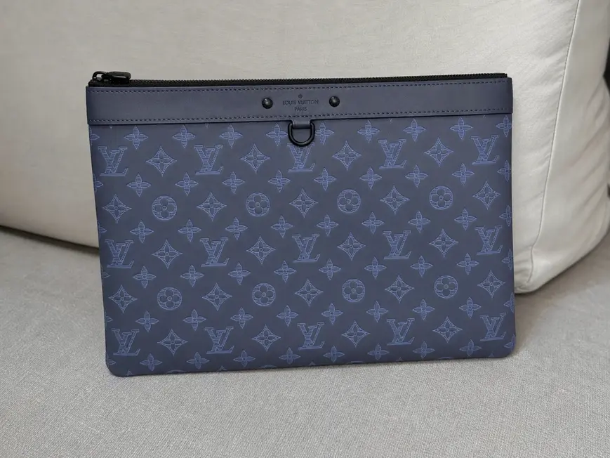 Monogram Shadow Discovery Pochette GM M80425 photo review