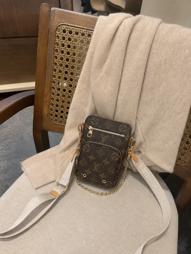 Monogram Canvas Utility Phone Sleeve M80746 photo review