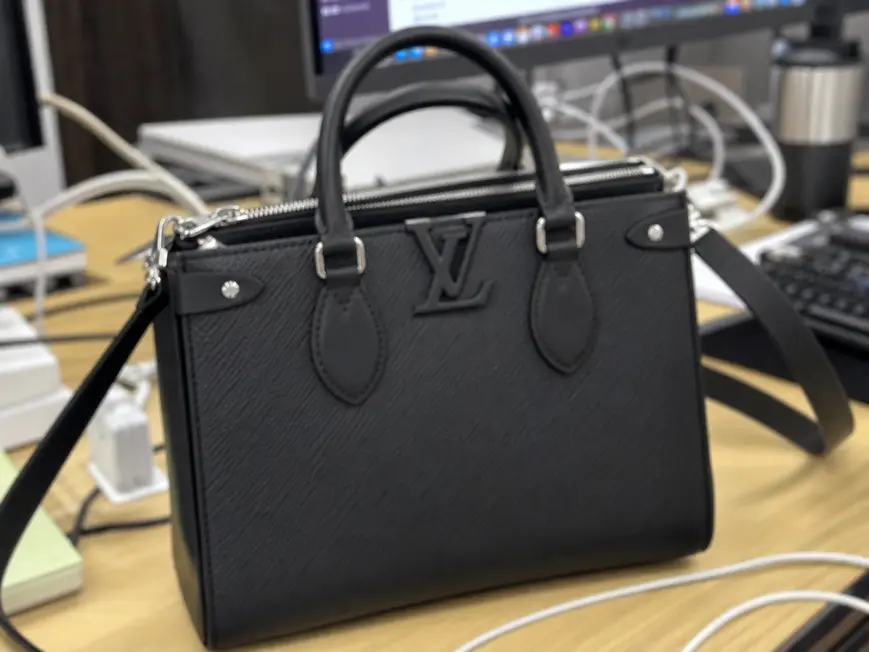 Epi Grained Grenelle Tote PM-Black M57680 photo review