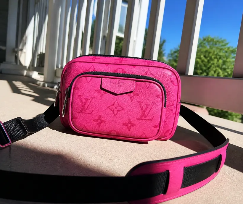 Taiga Leather Outdoor Pouch-Rose M30781 photo review