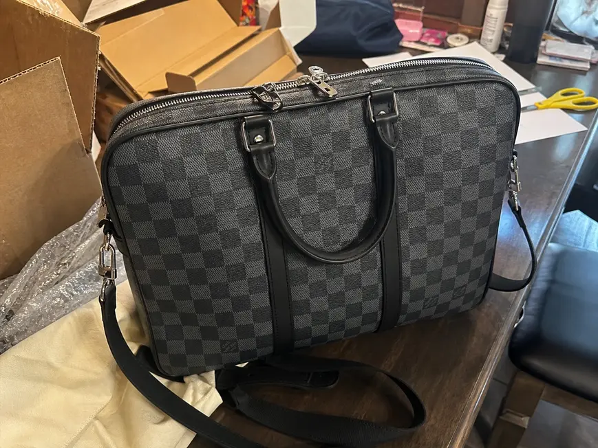 Damier Graphite Porte-Documents Voyage PM N41478 photo review