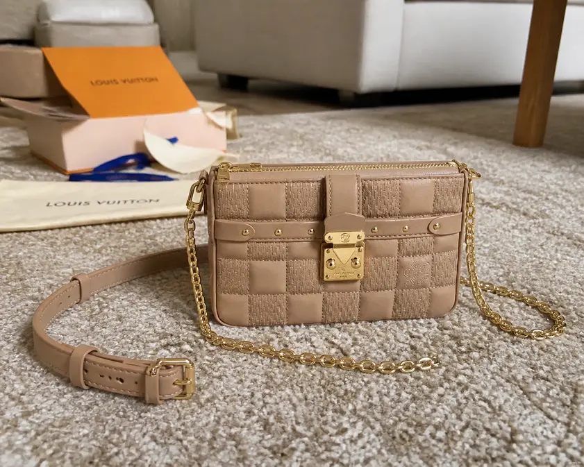 Damier Quilt Pochette Troca M59048 photo review