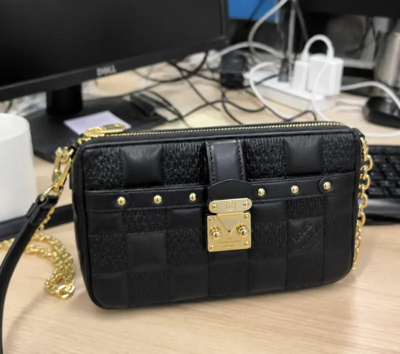 Damier Quilt Pochette Troca M59046 photo review