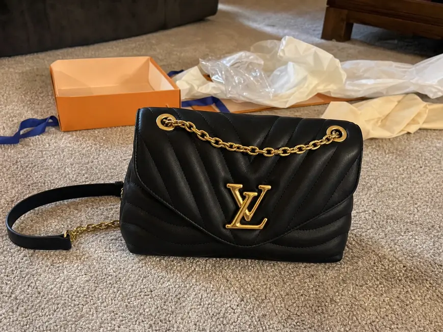 New Wave Chain Bag MM M58552 photo review