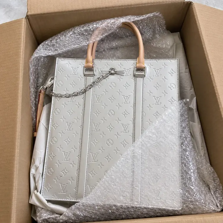 Monogram Mirror Sac Plat Bag M45884 photo review