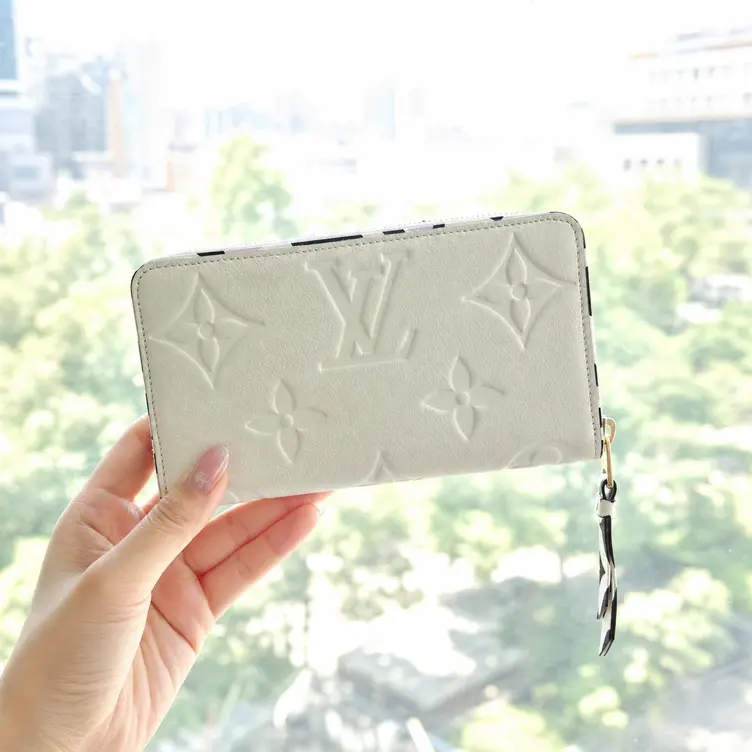 Wild at Heart Zippy Wallet M80685 photo review