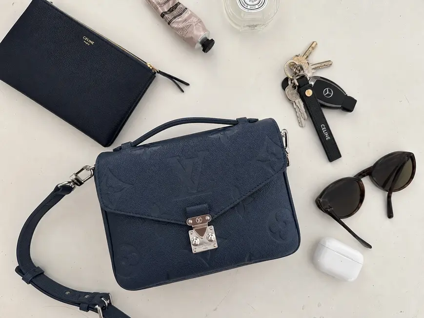 Monogram Empreinte Pochette Metis Bag M59211 photo review