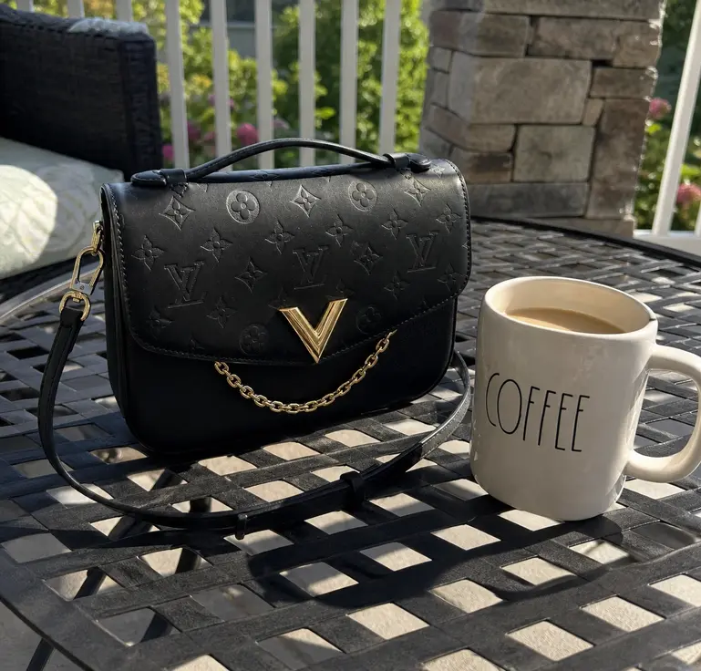 Fall-Winter 2018 Very Messenger-Black M53382 photo review