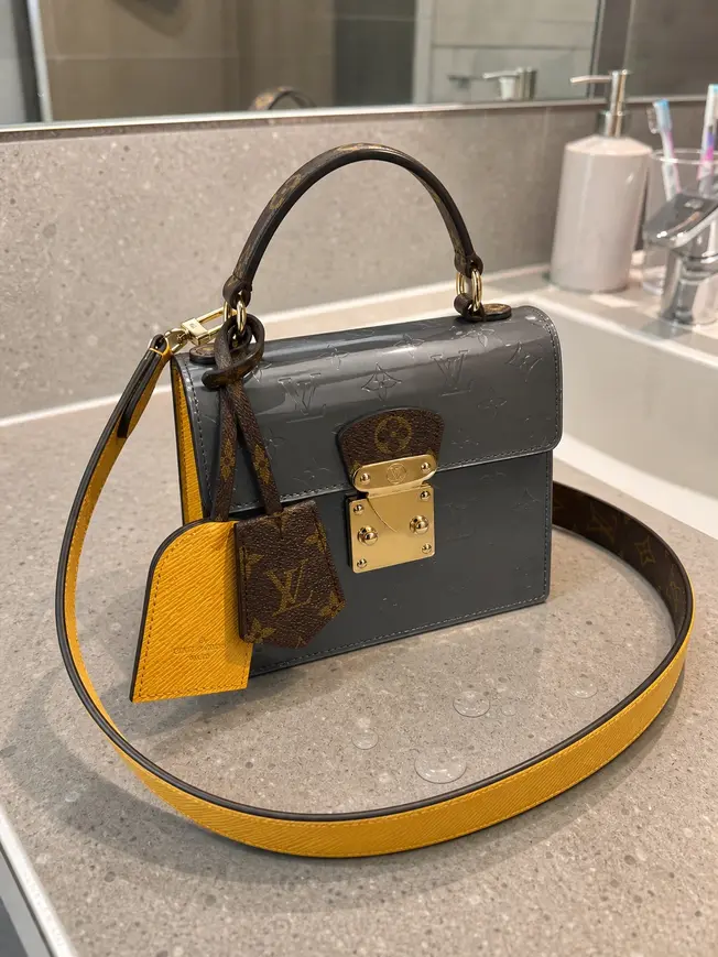 2019 Monogram Vernis Spring Street-9ZB M90376 photo review