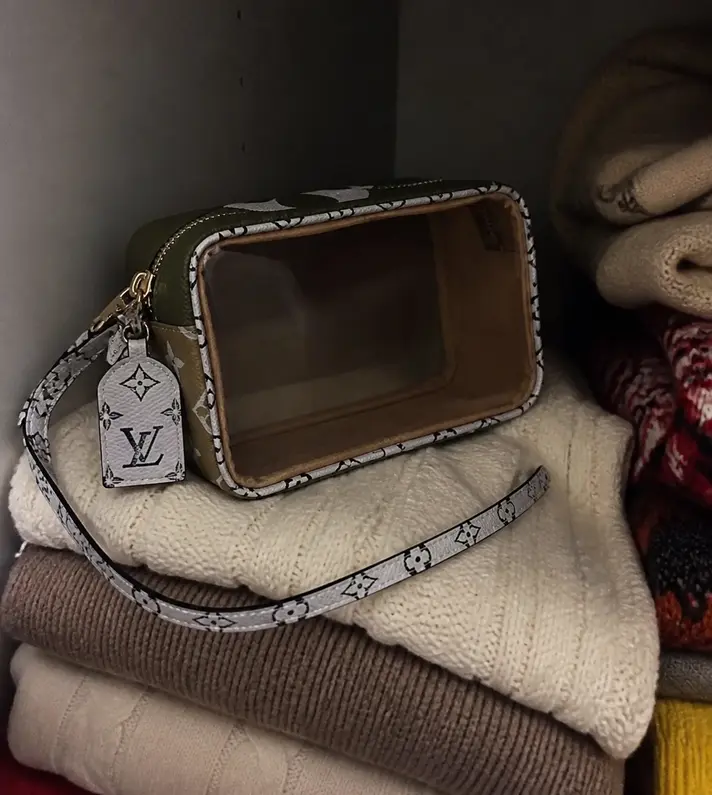 2019 Giant/Mini Monogram canvas Beach Pouch-Kaki M67610 photo review