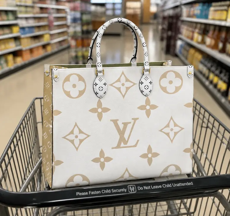 2019 Giant/Mini Monogram canvas Onthego Tote Bag-Creme M44571 photo review