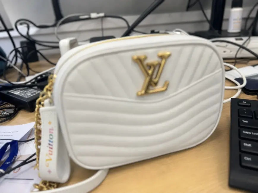 2019 Spring-Summer NEW WAVE Camera Bag-Snow White M53863 photo review