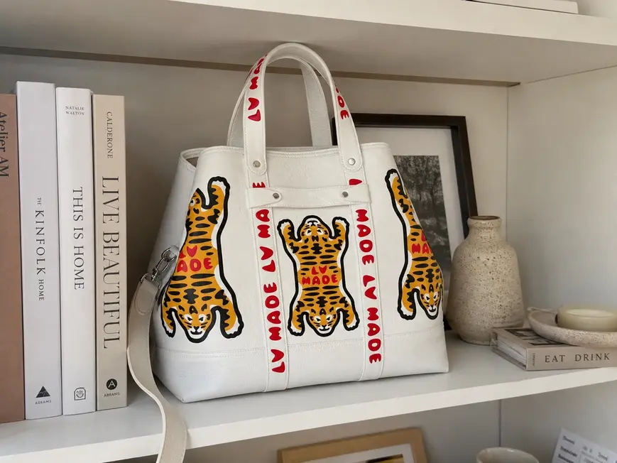 Nigos Colorful LV Made Tiger Tote Journey M59366 photo review