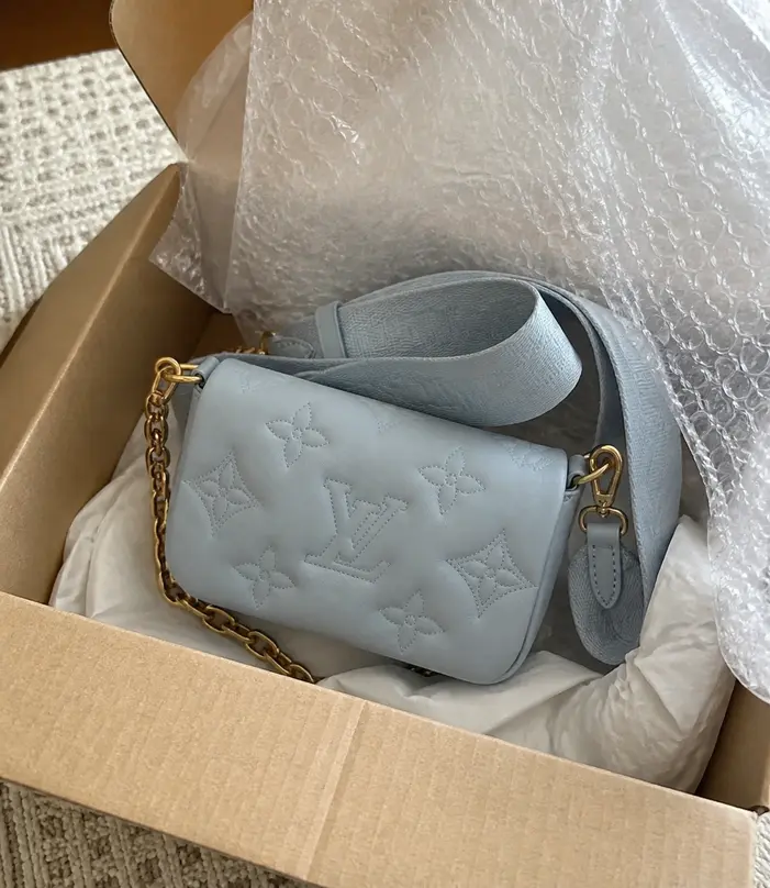 BUBBLEGRAM WALLET ON STRAP WALLET M81399 photo review