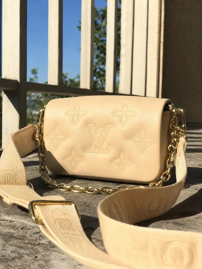 BUBBLEGRAM WALLET ON STRAP WALLET M81400 photo review