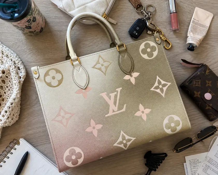 Monogram Canvas Onthego MM Tote M20510 photo review