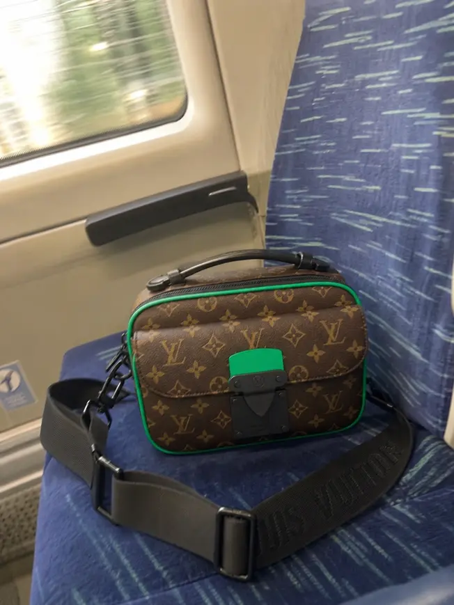 Monogram Macassar S Lock Messenger M46246-Green photo review