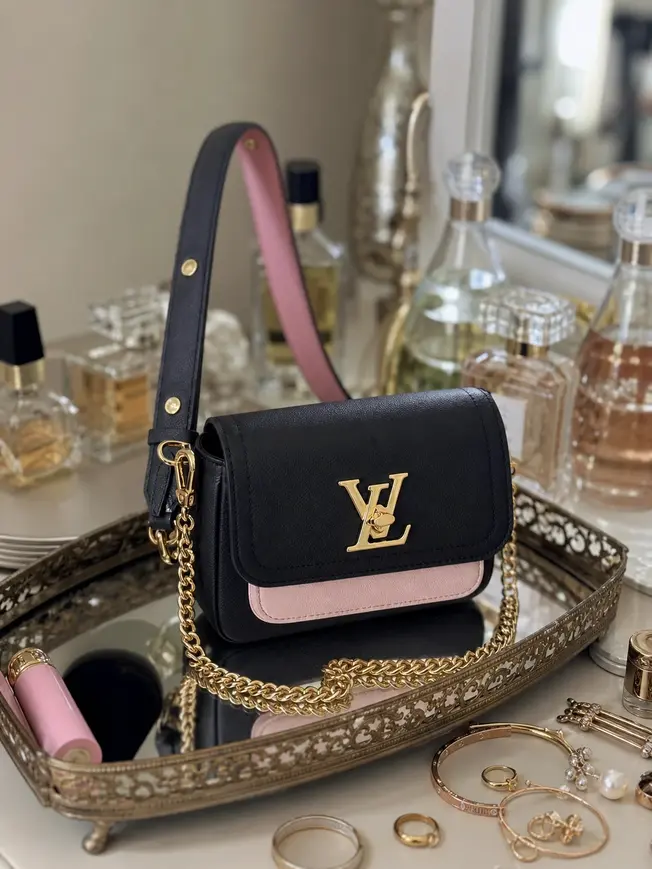 Grained Calf Leather Lockme Tender M58557 photo review