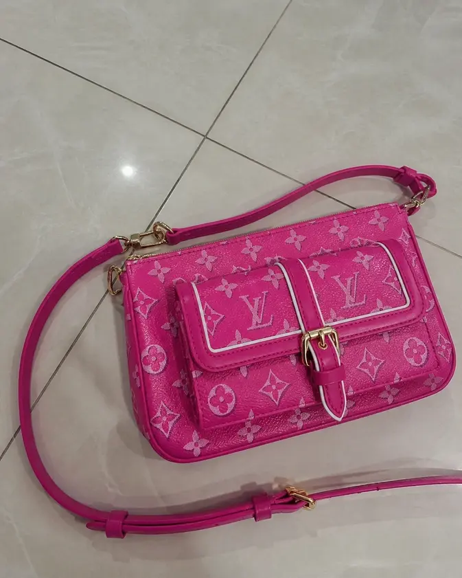 Monogram Canvas Maxi Multi Pochette Accessoires Handbag M46161 photo review