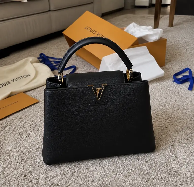 Capucines MM Handbag-Black M48864 photo review