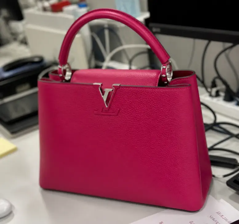 Capucines MM Handbag-Fuchsia M94538 photo review