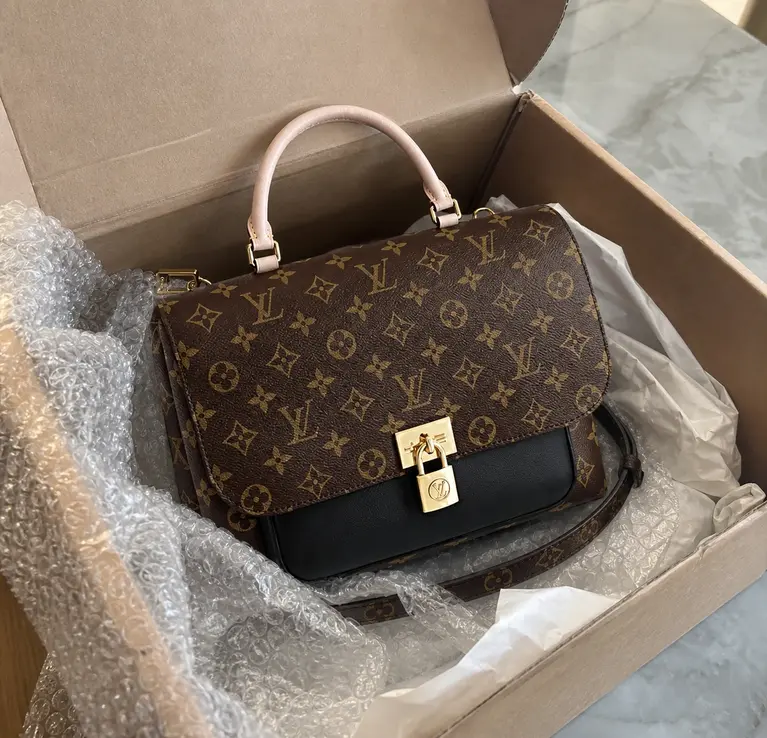2019 Monogram Marignan Messenger-Noir M44259 photo review