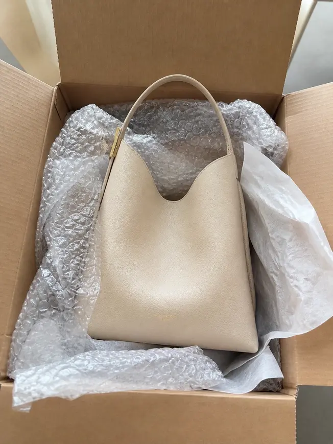 Low Key Hobo MM M25022 photo review