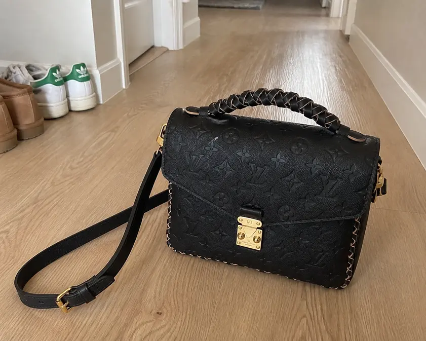 2018 Premium Monogram Empreinte Pochette Metis M43942 photo review