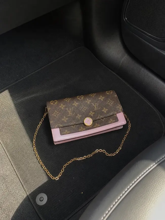 2019 Cruise Flore Chain Wallet-Magnolia M67405 photo review