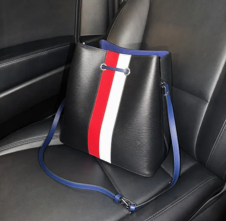 Epi Leather NeoNoe Bucket Bag M52161 photo review