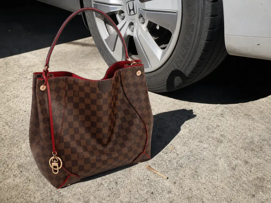2015 Limited Damier Ebene Caissa HOBO 41555 photo review