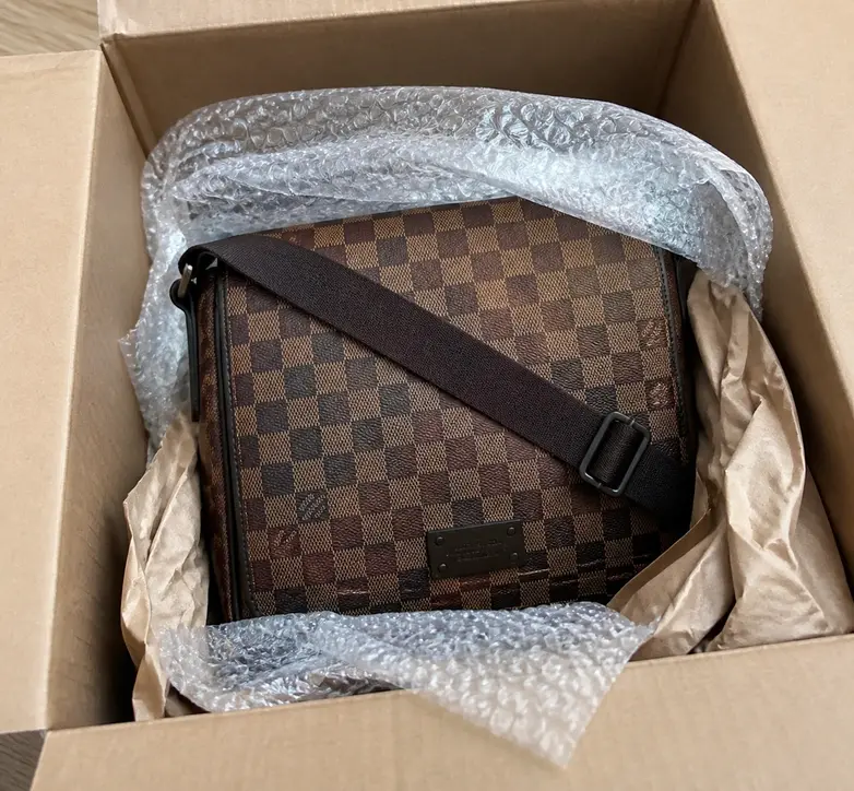 Damier Ebene District PM Bag N41213 photo review