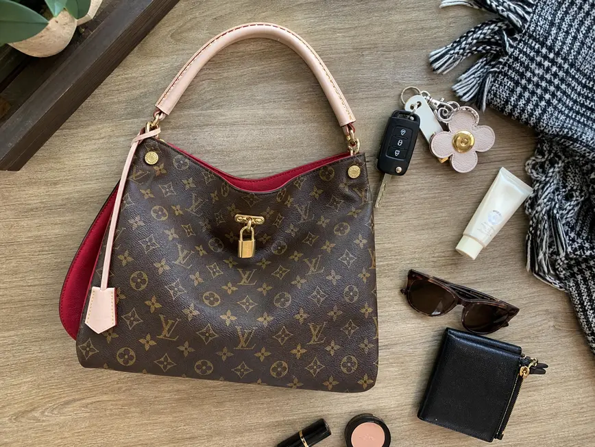 2015 Gaia Monogram Hobo Handbag-Cherry M41620 photo review