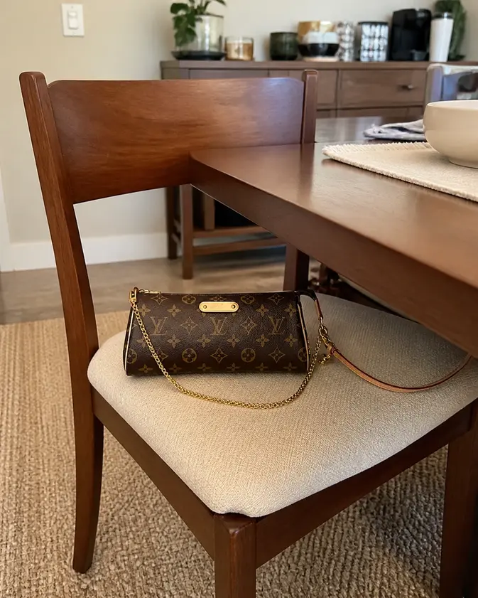 Premium Monogram Canvas Eva Clutch M95567 photo review