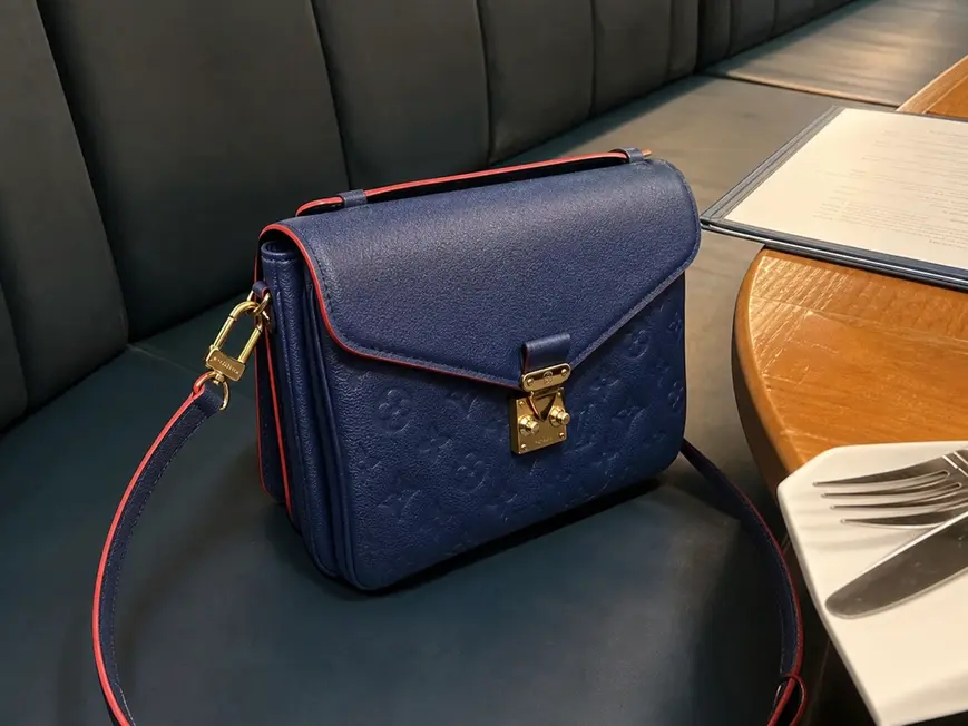 2017 Premium Empreinte Leather,Pochette Metis-Blue M44071 photo review