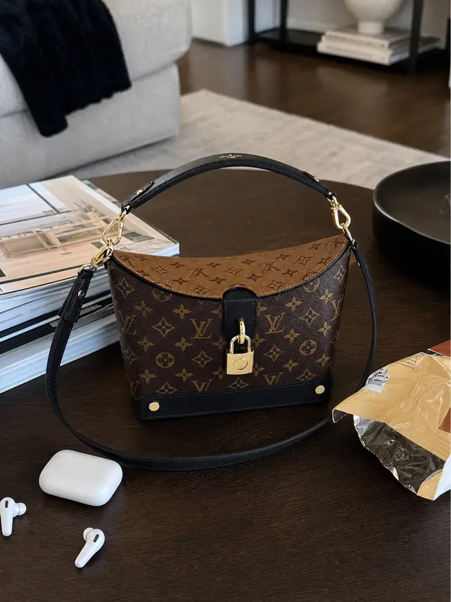 2017 Premium Monogram Canvas Bento Box M43517 photo review