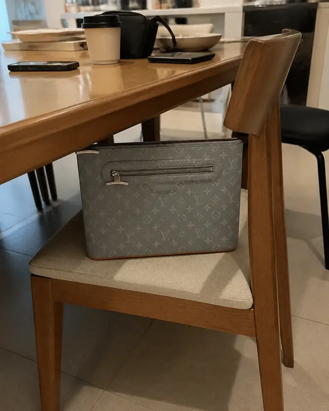 Fall-Winter 2018-19 Pochette Cosmos-Monogram Titanium M63240 photo review
