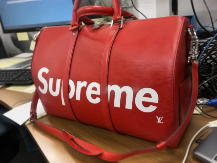 X Supreme 2017 Premium EPI Keepall 45 Bandouliere-Red M53419 photo review