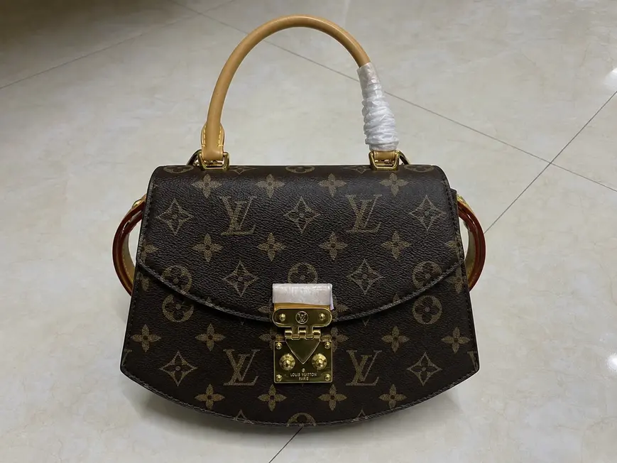 Monogram Canvas Tilsitt Handbag M46548-Canvas photo review