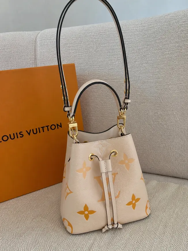 Monogram Empreinte NeoNoe BB Bucket Bag-Cream M45716 photo review