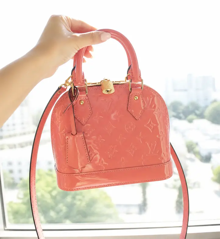 Monogram Vernis Alma BB-Rose Litchi M90259 photo review