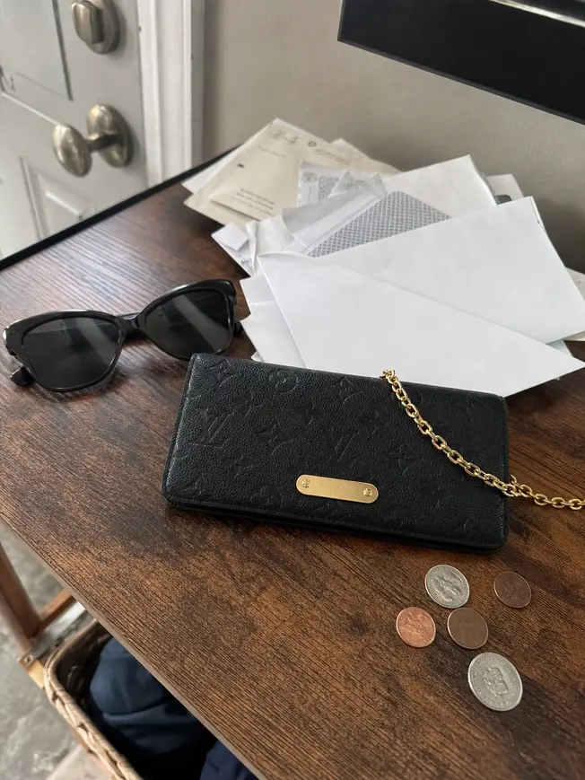 Wallet On Chain Lily M46919 photo review