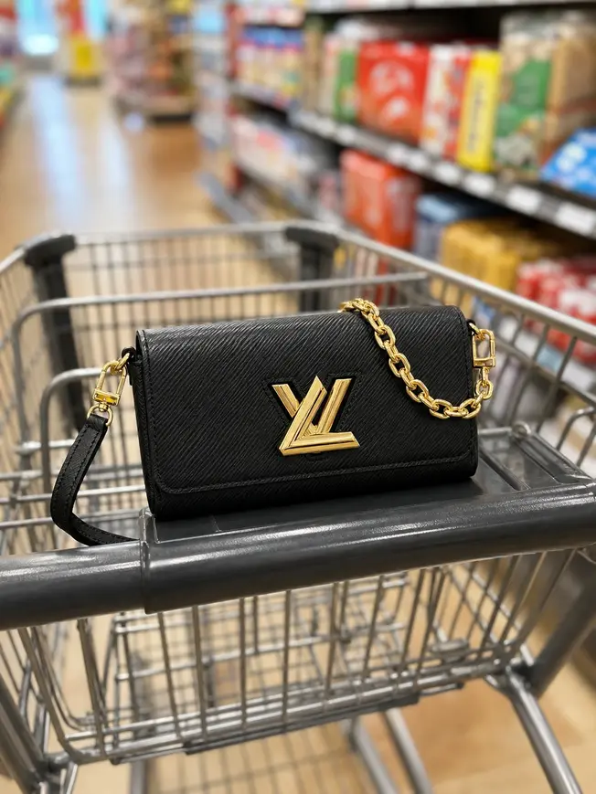 Twist West Pochette M83077 photo review