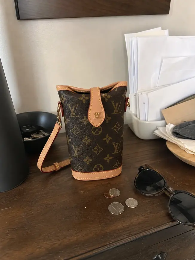 Fold Me Pouch M80874 photo review