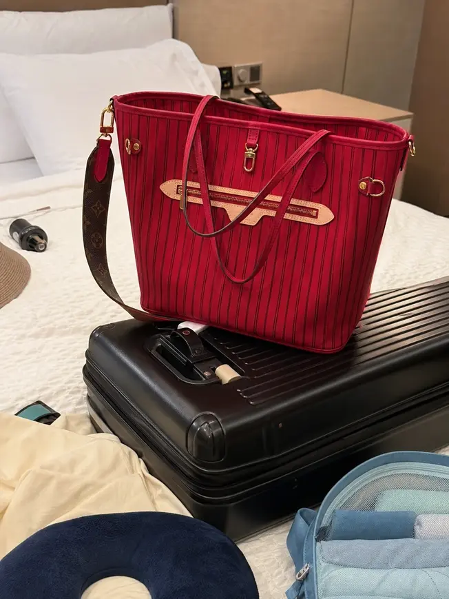 Neverfull Bandouliere Inside Out MM M12708 photo review