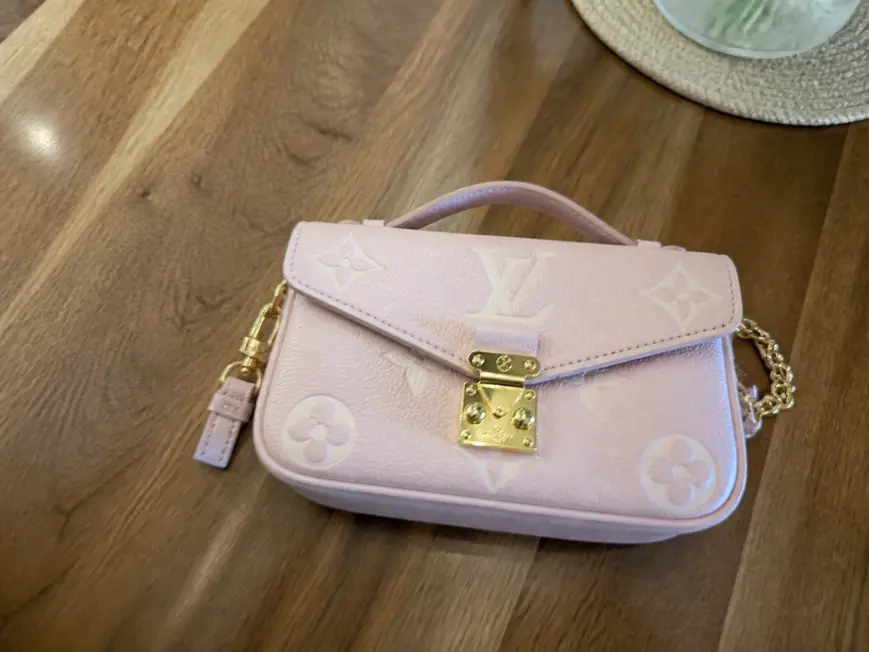 Pochette Metis East West M14208 photo review