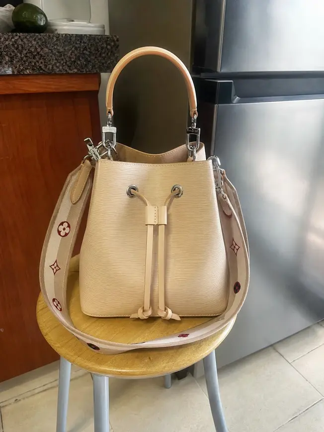 Epi Grained NeoNoe BB Bucket Bag-Cream M57693 photo review