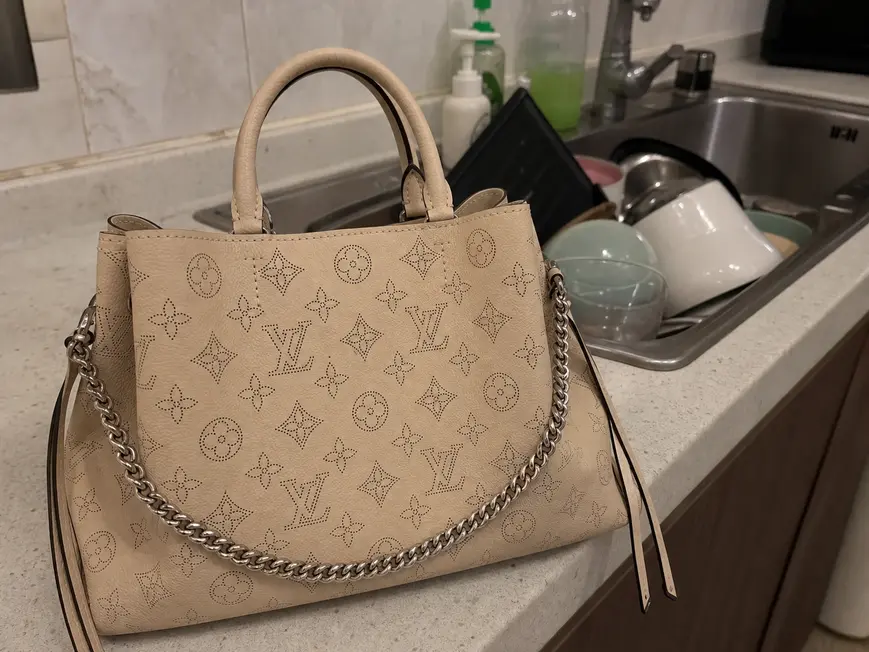 Mahina Calf Bella Tote M59203 photo review