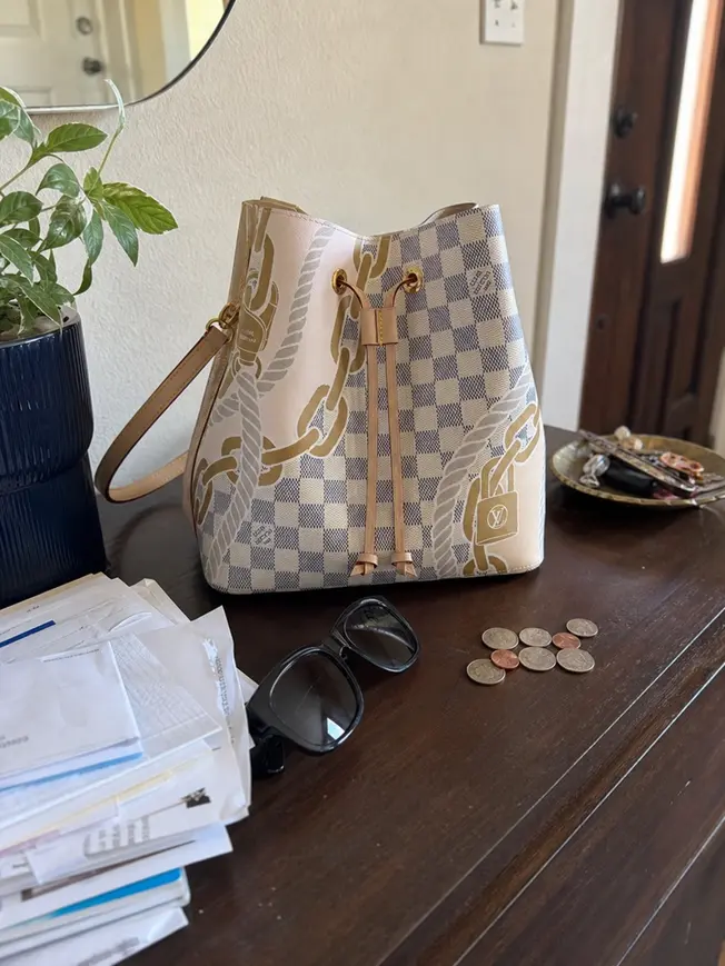 Damier Azur NeoNoe MM Bucket Bag N40474 photo review
